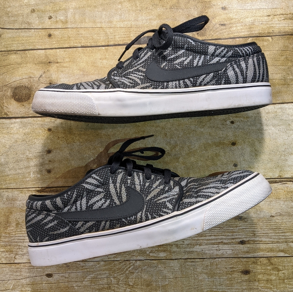 Nike Toki low txt gray print